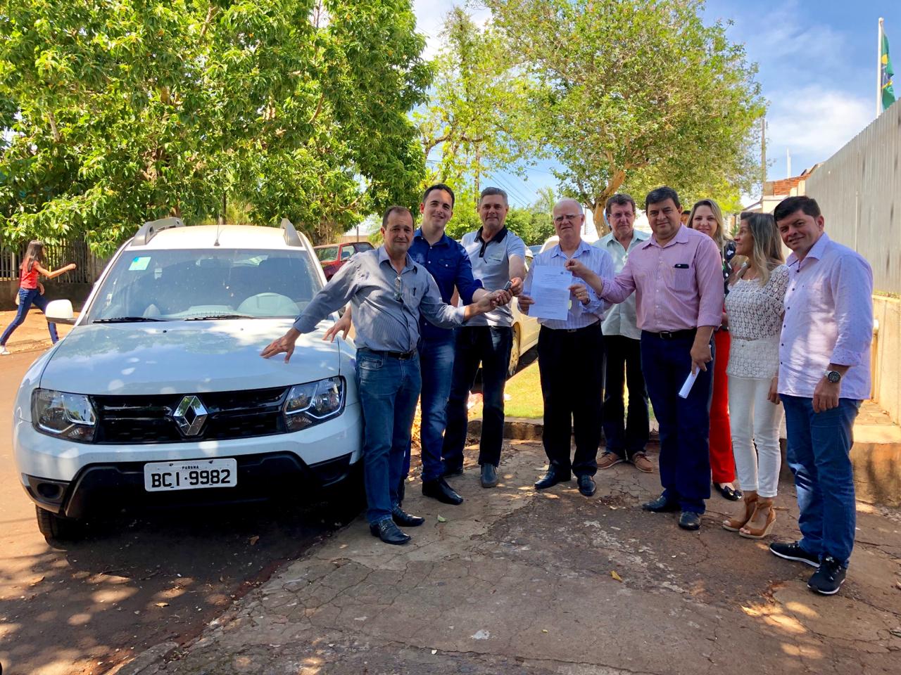 Assembléia de Prefeitos e Entrega de 01 Veiculo Duster 0Km